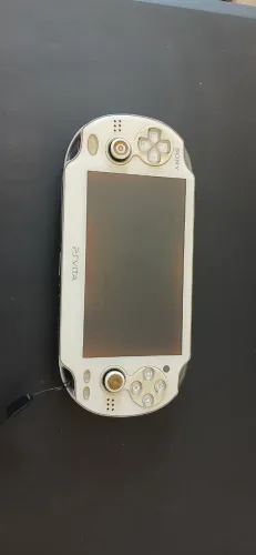 PSVITA BRANCO COM DEFEITO(NÃO LIGA)