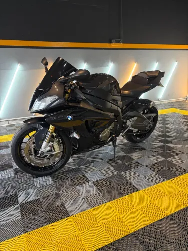 BMW S1000RR impecável