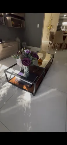 MESA DE CENTEO COM ESPELHO