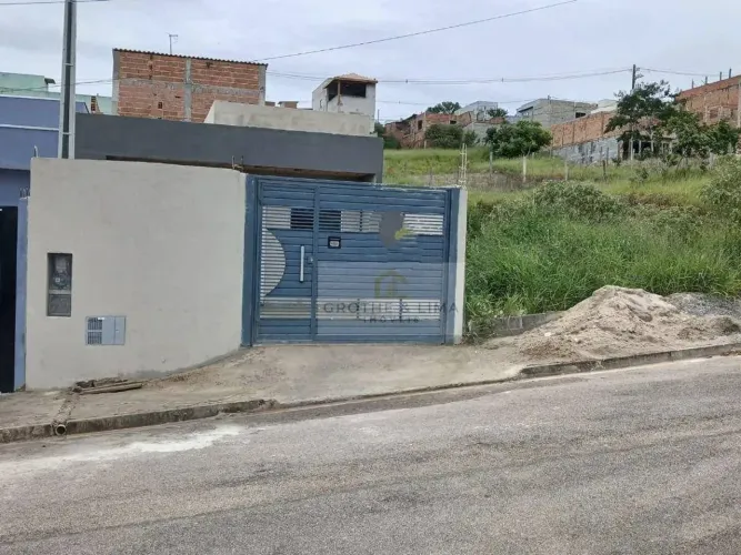 Casa Moderna, sala com Pé-Direito Alto e Espaço para Piscina no Dunamis SJC