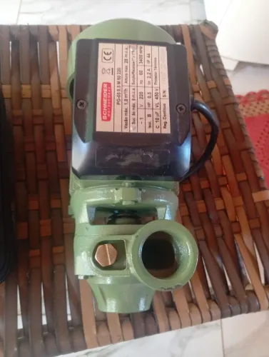 Bomba d'água Schneider 220V