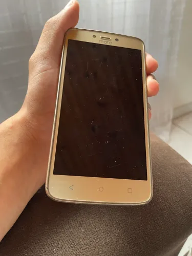 Moto C 