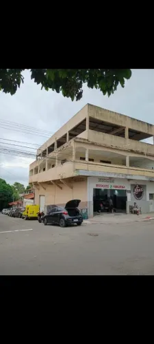 Alugo casa na avenida em Barcelona