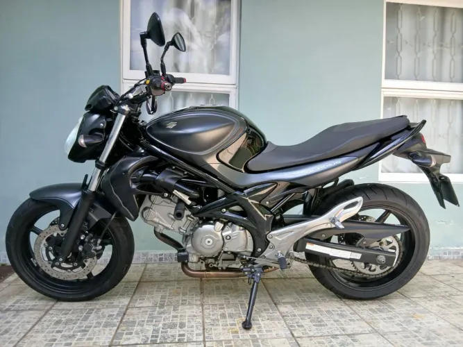 Suzuki GLADIUS 650