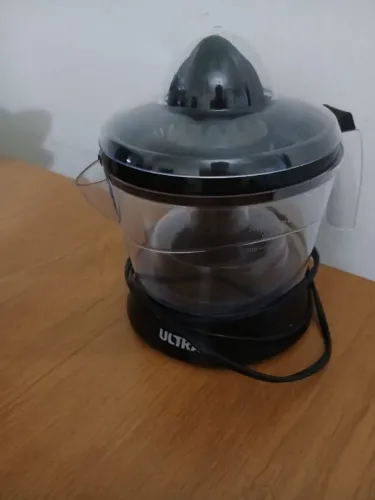Espremedor de laranja pequeno 