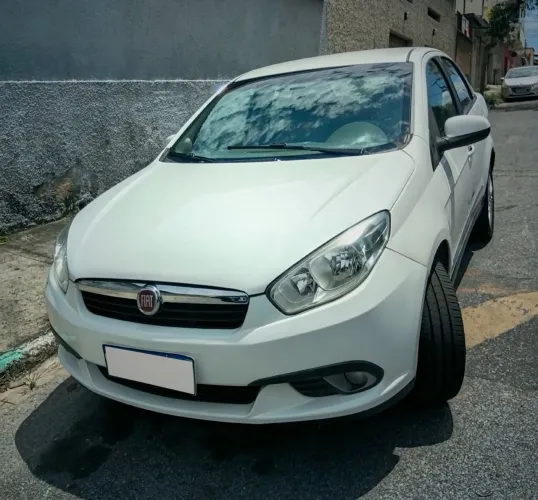 Fiat Grand Siena Essence 1.6 Flex 16V 2016