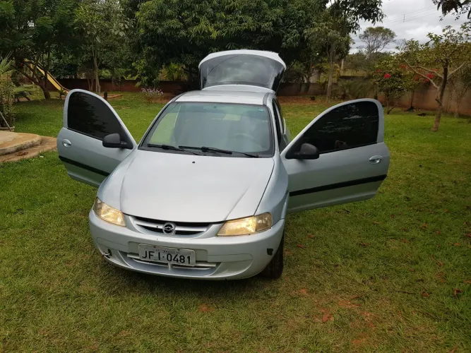 Chevrolet Celta 1.0/super/n.piq.1.0 MPFI VHC 8V 3P 2002