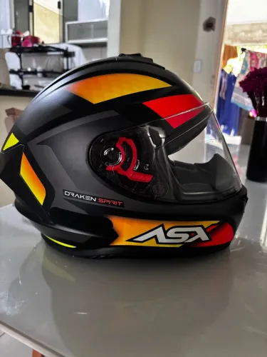 Capacete ASX semi novo 