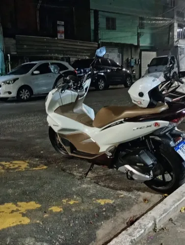 Moto Honda pcx 2021 ótimas condições
