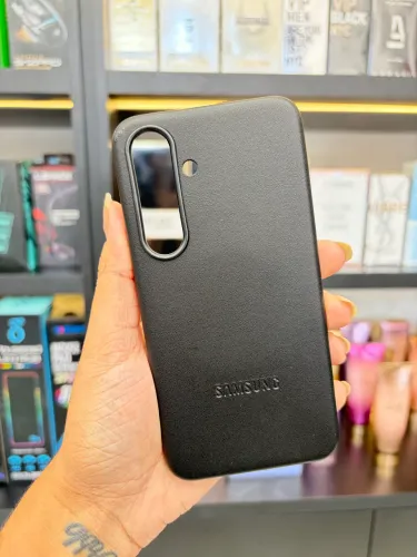 Capa Couro Samsung S23 FE - S24 - S24 FE - S24 Ultra - S25 - S25 FE (Novo)