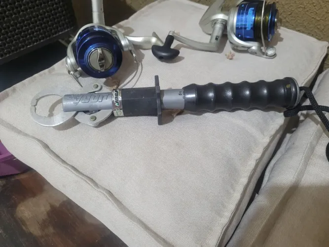 Alicate de contensão jogá (pesca)