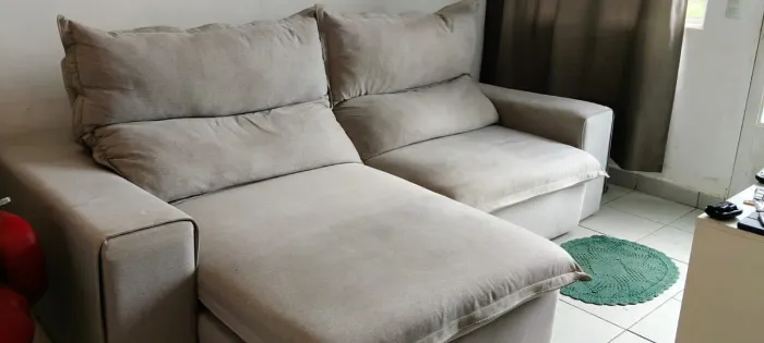 Sofá reclinável retrátil