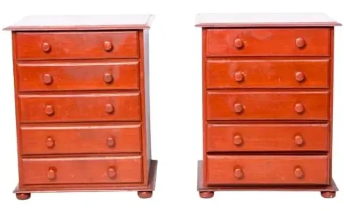 Par Mesinhas Cabeceira modelo Mini cômodas Madeira maciça Cinco gavetas Tom avermelhado*