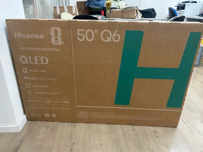 Smart TV Hisense 50, QLED 4K, NOVA E LACRADA COM NOTA.