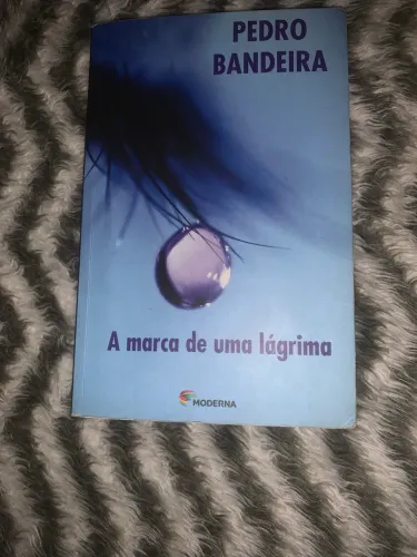 Livro de leitura A marca de uma lágrima - Pedro Bandeira