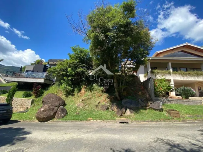 Terreno em condomínio fechado - Agua Verde - lote com linda vista 450m