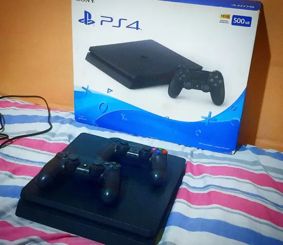 Ps4 Slim com leitor de disco 500 GB 2 controles