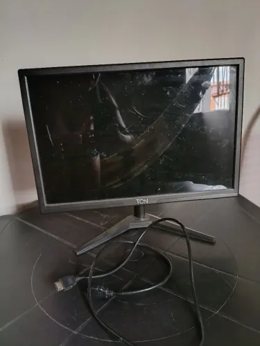 Monitor LED TCN 19" Bivolt - modelo 68723