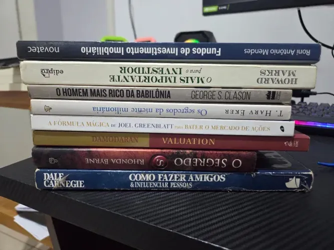 Combo 8 Livros: Valuation, FIIs, Mercado de Ações e Mentalidade