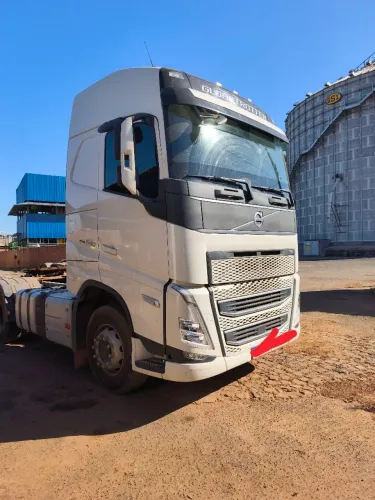 Caminhão VOLVO FH 540 6x4