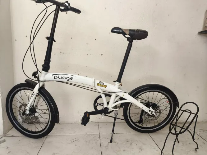 Bicicleta dobrável com acessórios 