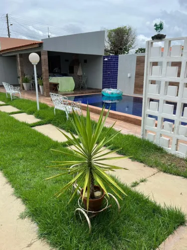 VENDE - SE CASA EM ALTOS COM PISCINA
