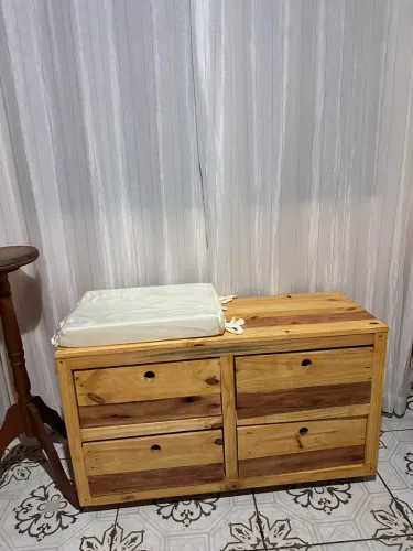 Vende-se cômoda de madeira rústica