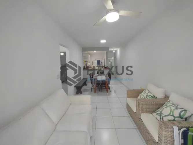 Apartamento com varanda na Praia da Enseada, Guarujá