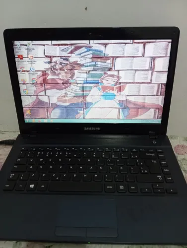 Notebook Samsung modelo 300E5EV/270E4EV