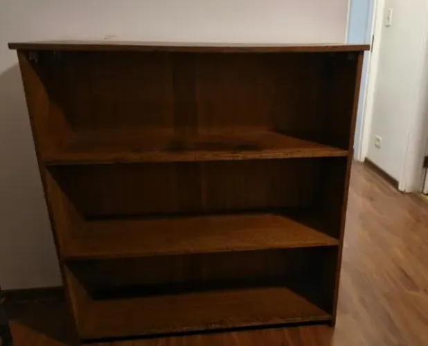 Estante de madeira para livros