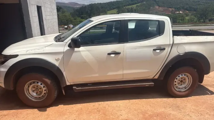 Mitsubishi L200 Triton Sport GLX 2.4 CD Diesel Mec. 2018