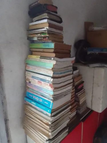 Livros escolar para doação 