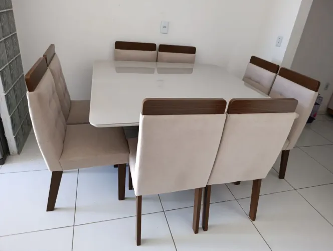 Mesa de jantar 8 cadeiras