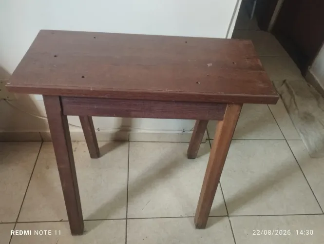Vendo mesa ou aparador de sucupira