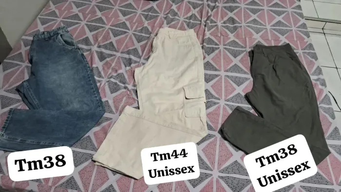 Calças jeans unissex semi novas nao entrego apenas venda