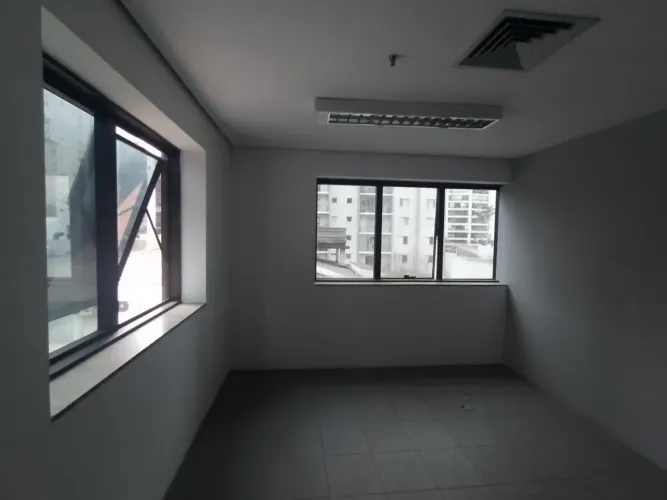 Sala/Conjunto para Locação por R$ 3.000,00/mês - Planalto Paulista - São Paulo/UF