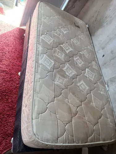 Cama Box Baú Solteiro Ortobom com colchão de molas bonnel