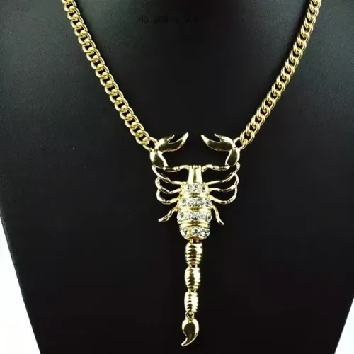 Colar de escorpião com pedras imitando diamante novo/nunca usado 