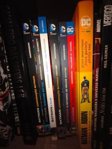 DESAPEGO Coleção Batman Run Grant Morrison HQs 