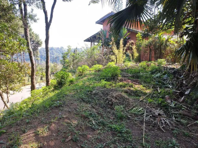 Terreno a venda na Granja Viana em condomínio de alto padrão, oportunidade.