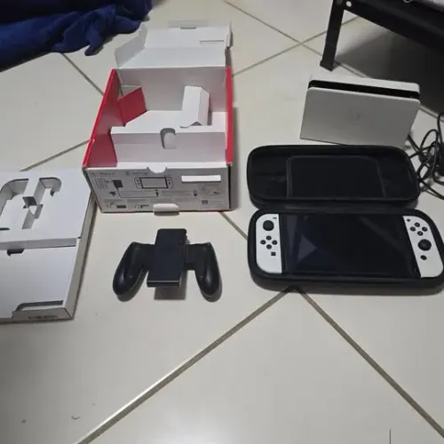 Nintendo Switch OLED Branco desbloqueado + SD Card + Dongle 8BitDo