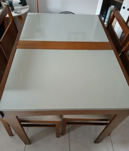 Mesa de Jantar Extensível com 4 cadeiras
