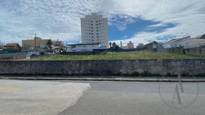 Terreno Centro Aluga