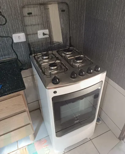 Fogão Cônsul 4 Bocas Semi Novo: Retirar no Aero Rancho!