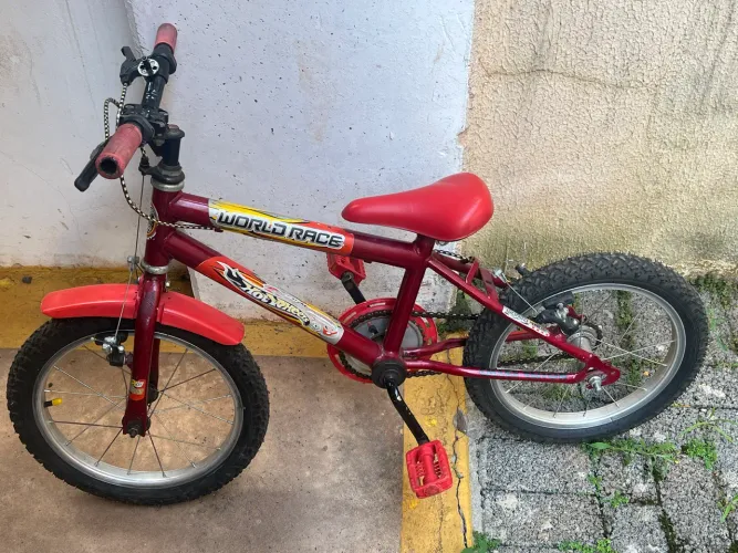 Bicicleta Infantil HotWheels aro 16