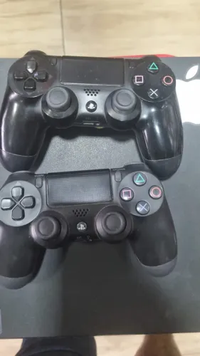 Ps4 2 controles com jogos!!!