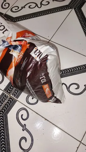 Fardo de ração para gatos 10.1kg