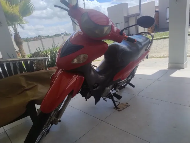 Moto bem conservada 