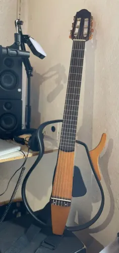 Vendo Violão Yamaha Silent SLG100N