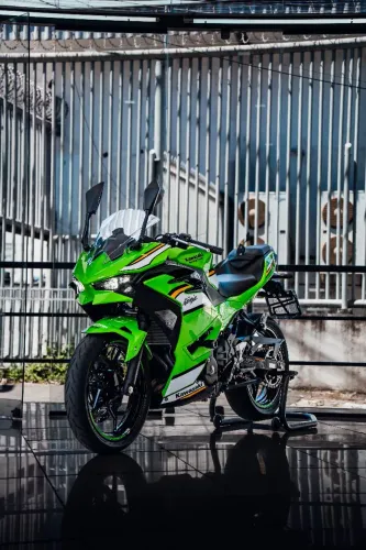 Kawasaki Ninja 500 SE (2025)